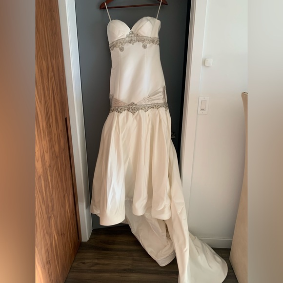 Wedding dress Victor Harper - Picture 1 of 7
